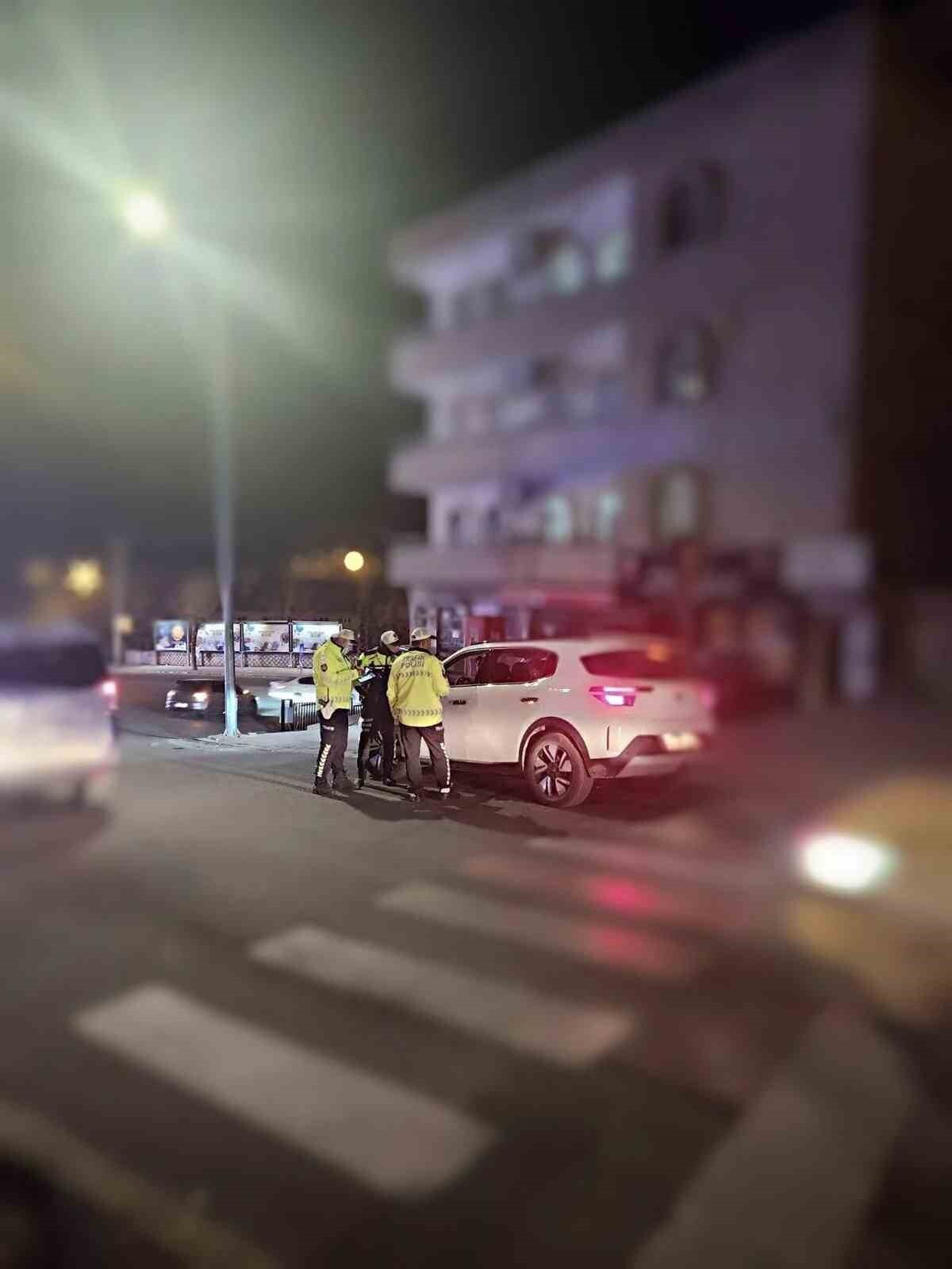 DENETİMLER ÇERÇEVESİNDE, 50 UMUMA AÇIK İŞYERİ KONTROL EDİLDİ, İZİN VERİLEN SAATLER DIŞINDA MÜZİK...