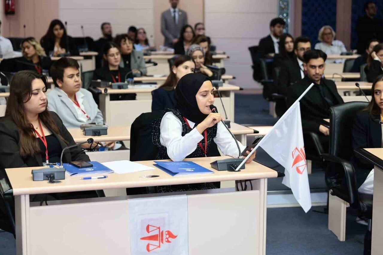 DENİZLİ BÜYÜKŞEHİR BELEDİYESİ KENT KONSEYİ GENÇLİK MECLİSİ TARAFINDAN DÜZENLENEN MECLİS...