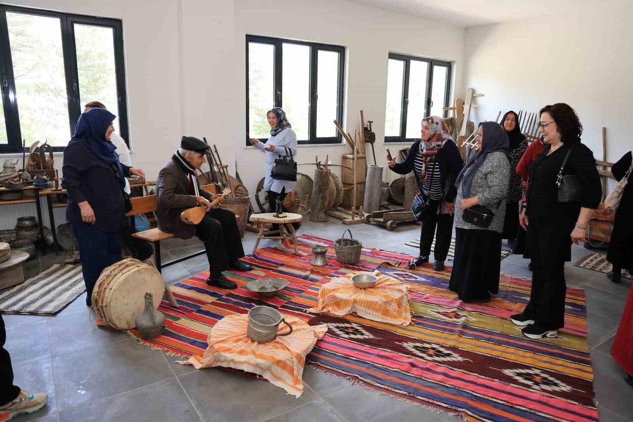 DENİZLİ’DE ÇAMELİ İLÇESİNİN MARKALAŞMASI HEDEFLERİ DOĞRULTUSUNDA ELMALI MAHALLESİ’NİN "EN İYİ...
