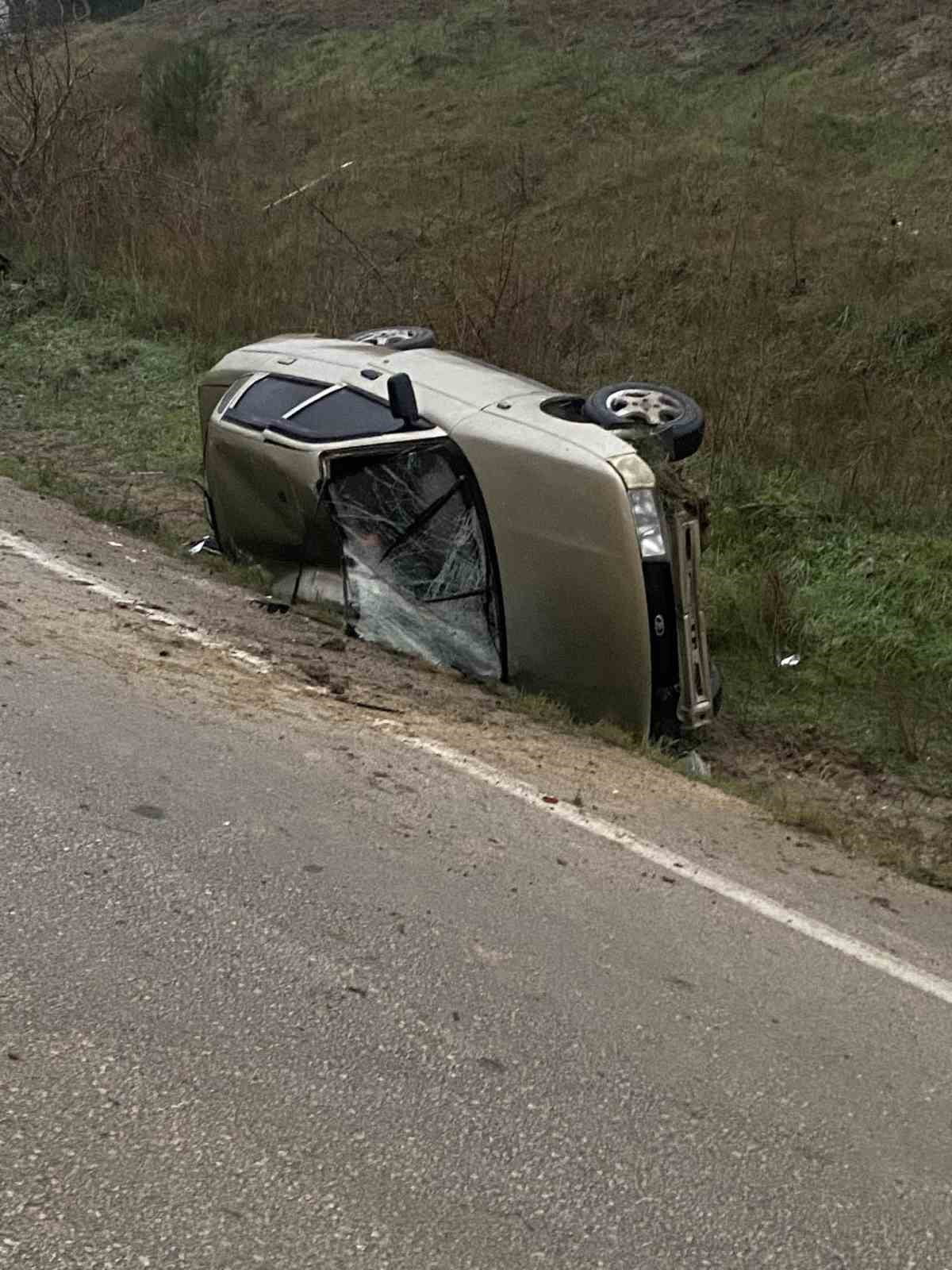 DEVRİLEN OTOMOBİLİN SÜRÜCÜSÜ YARALANDI.