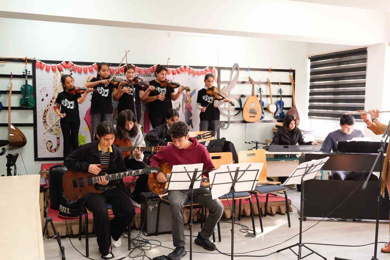 DİDİM BELEDİYE BAŞKANI HATİCE GENÇAY, YERLİ MALI HAFTASI KAPSAMINDA AKYENİKÖY ŞEHİT SONER TURAN...