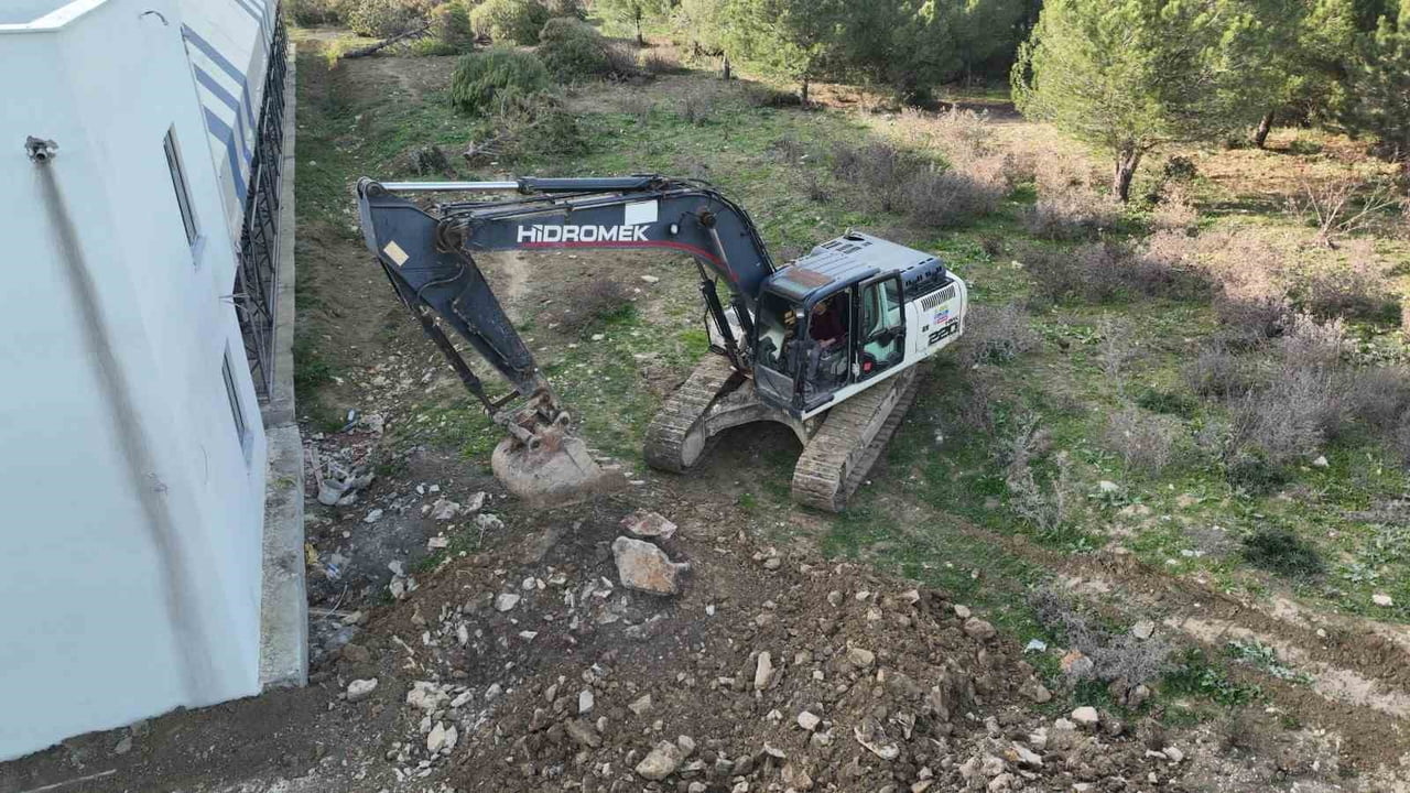 DİLOVASI'NDA HAYATA GEÇİRİLEN KAYAPINAR MESİRE ALANI 1. ETAP YAPIM ÇALIŞMALARI KAPSAMINDA...