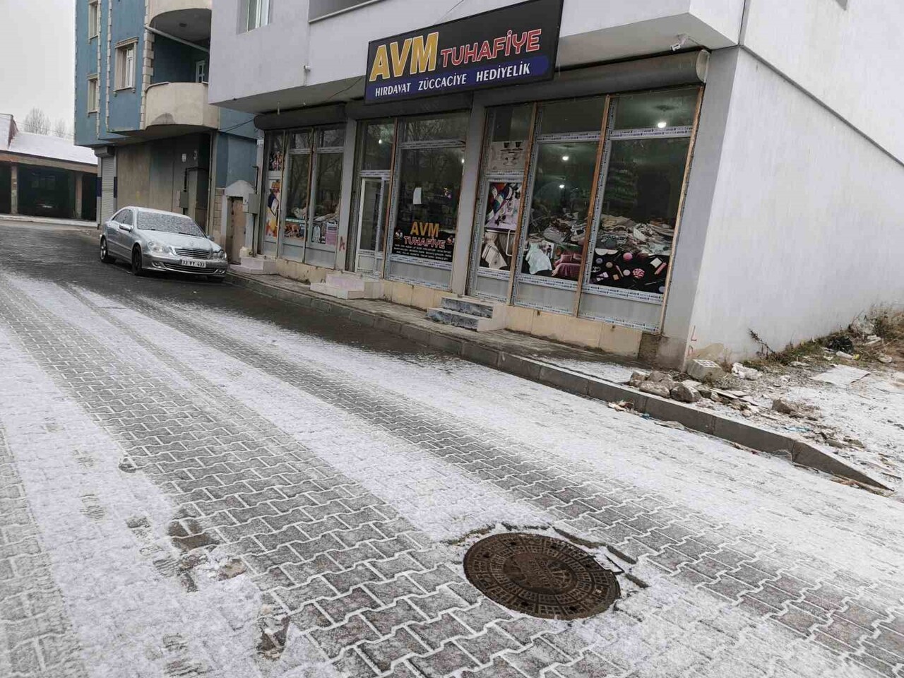 DİYADİN’E MEVSİMİN İLK KARI DÜŞTÜ