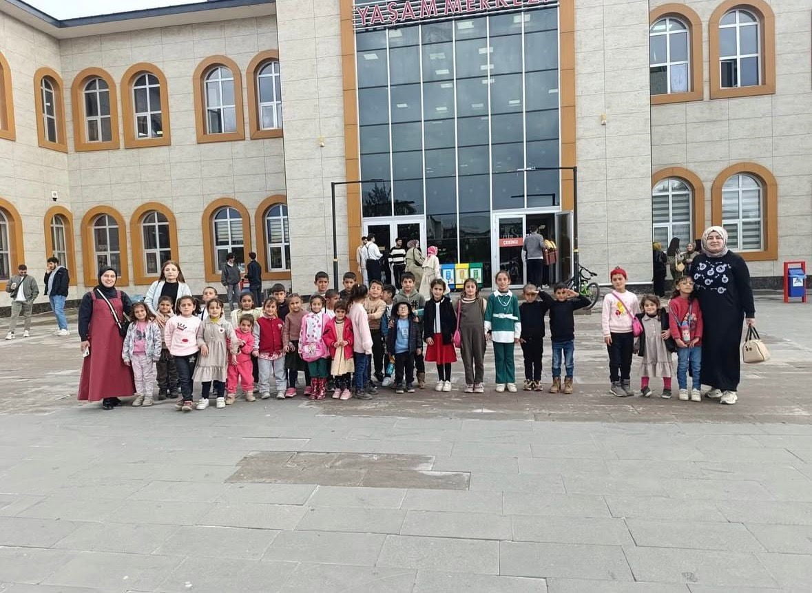 DİYADİN SOSYAL YARDIMLAŞMA VE DAYANIŞMA VAKFI BULGURLU KÖYÜ İLKOKULU ÖĞRENCİLERİNE AĞRI MERKEZDE...