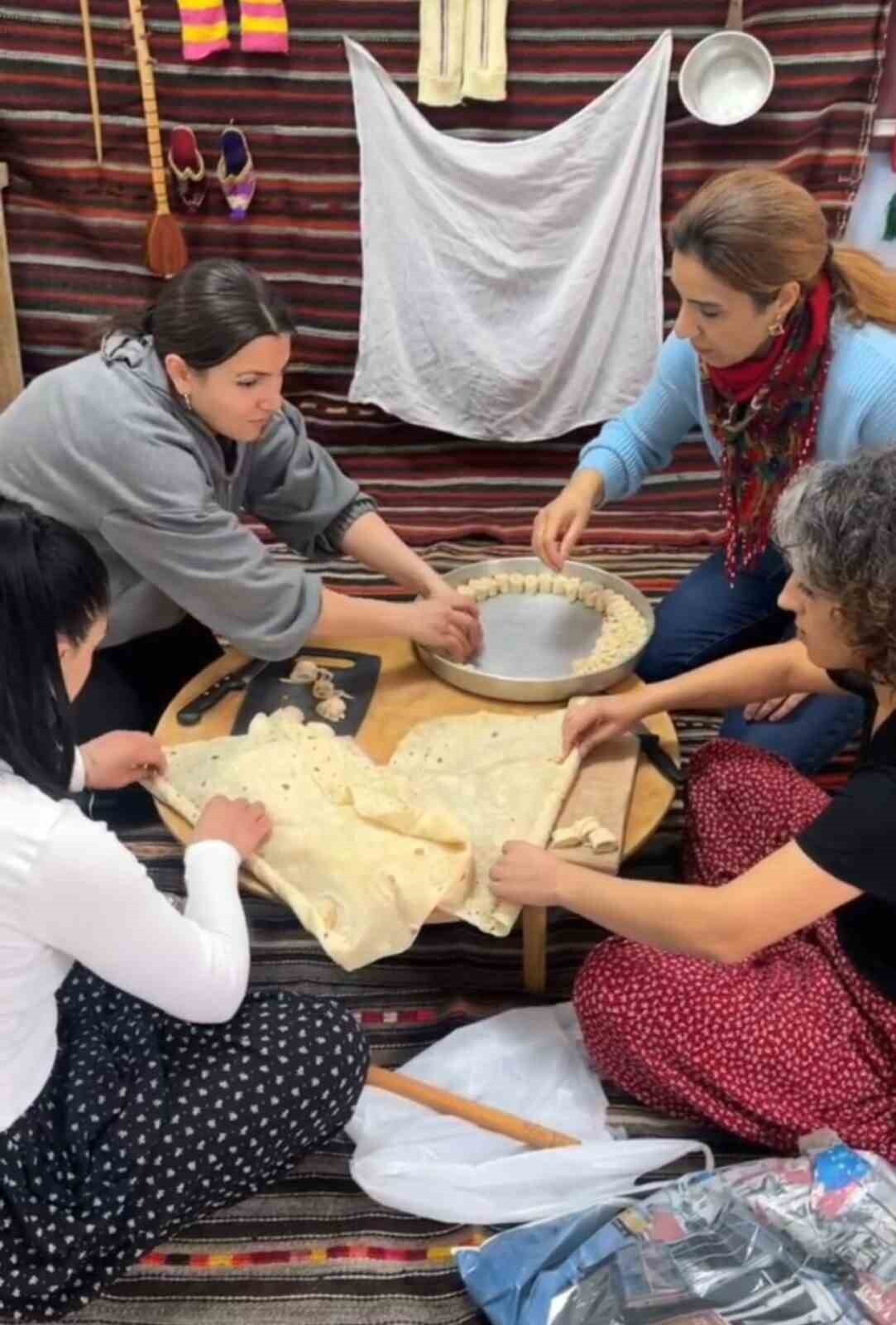 DİYAP AĞA İLKOKULU'NDA YERLİ MALI HAFTASI, YÖRESEL LEZZETLER, GELENEKSEL KIYAFETLER VE NOSTALJİK...