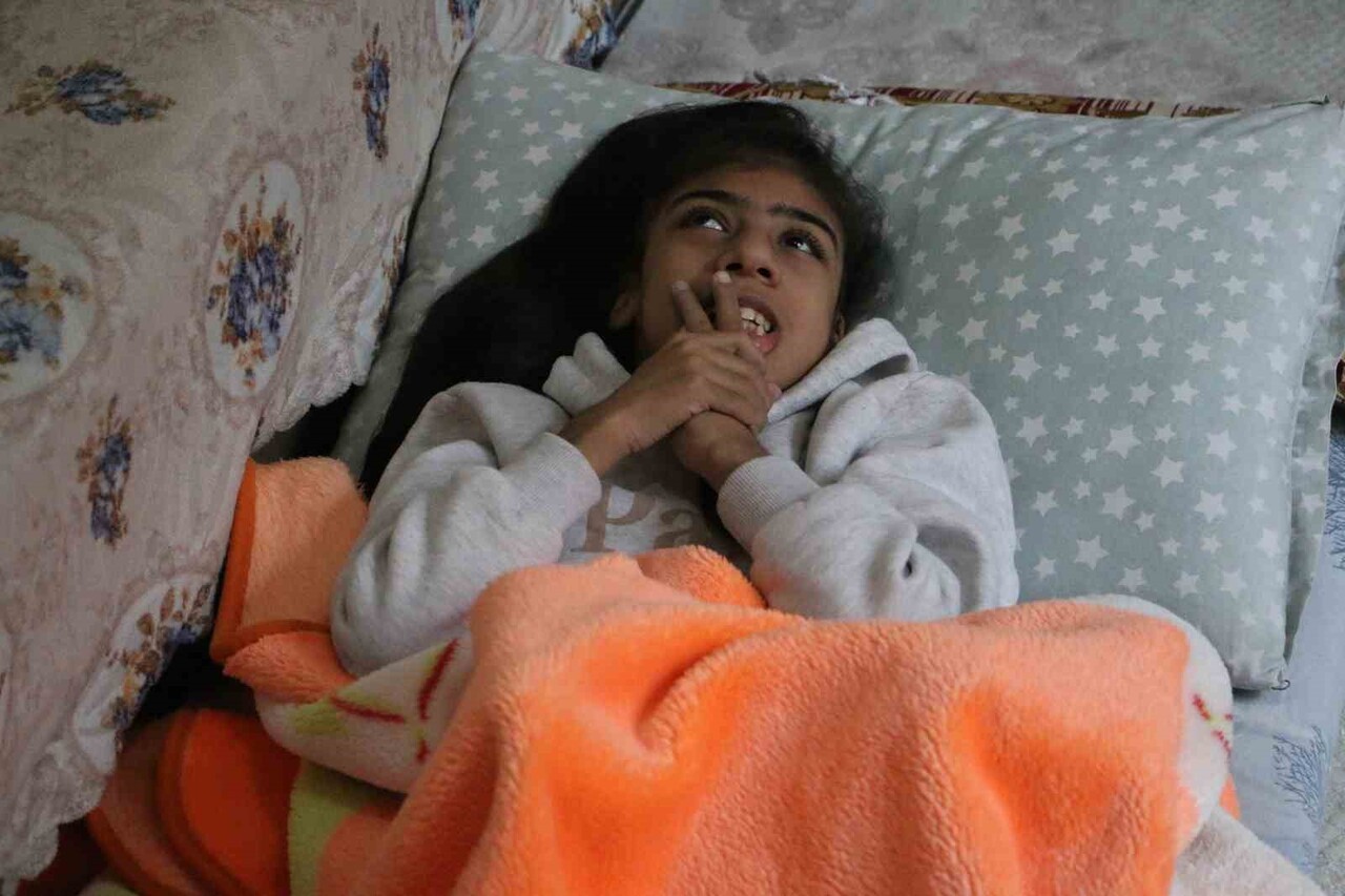 DİYARBAKIR'DA YAŞAYAN ANNE AYTEN KIZILTOPRAK, ENGELLİ KIZI NUR SULTAN KIZILTOPRAK İÇİN SOSYAL...