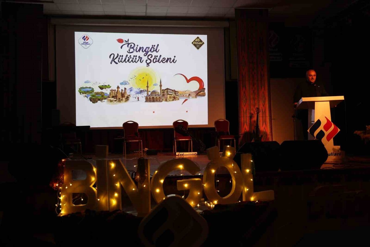 DİYARBAKIR FİNAL OKULLARI, TARİH 12.12 OLUNCA DÜZENLEDİĞİ ŞÖLENLE "BİNGÖLLÜLER GÜNÜ’NÜ...