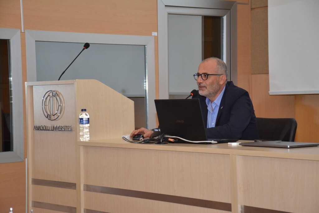 DOÇ. DR. HASAN YILMAZYAŞAR, "KARACAHİSAR KALESİ ÖRNEĞİNDE ARKEOLOJİ VE TARİH BAĞLAMI" SEMİNERİNDE...