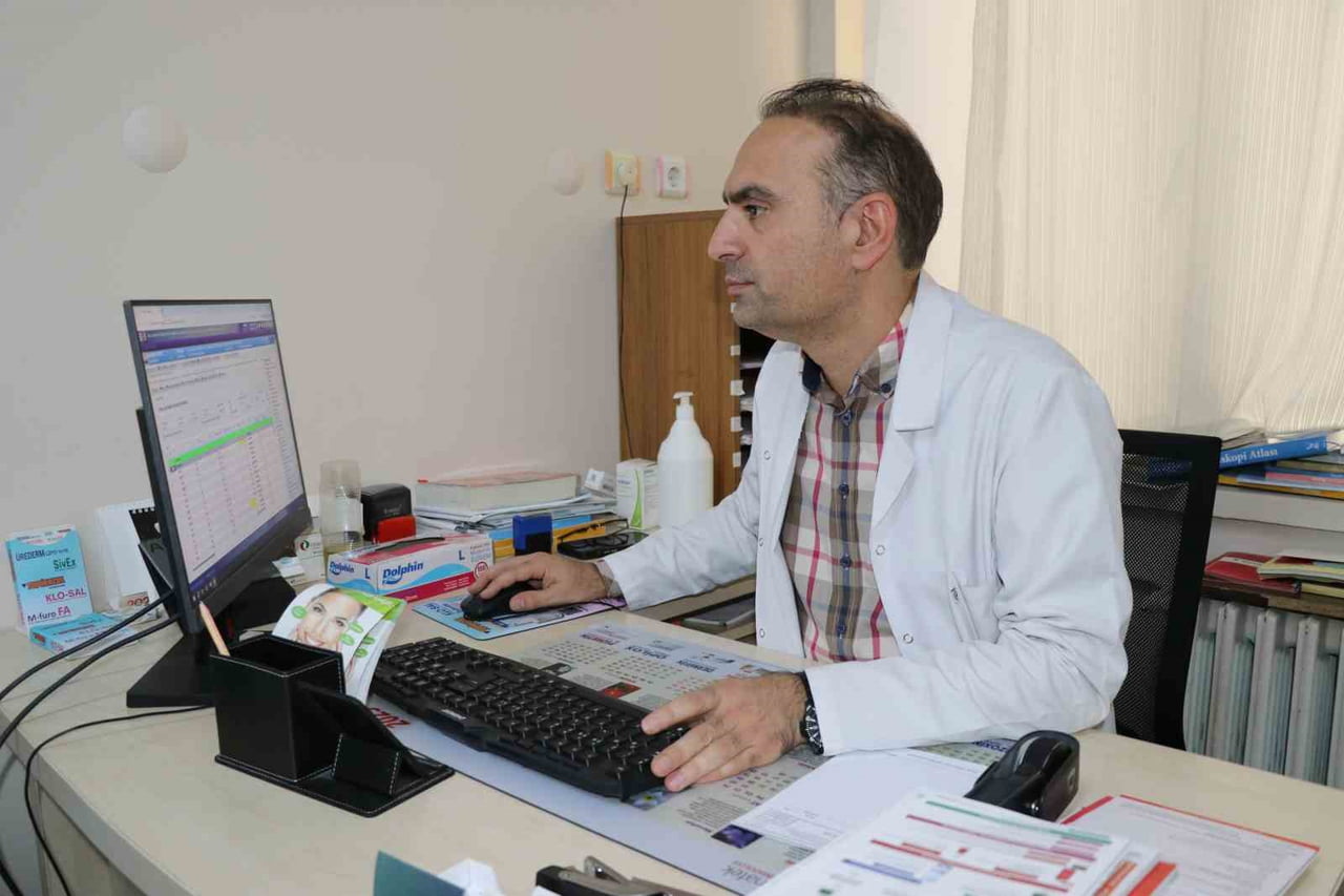 DOÇ. DR. MUSTAFA TOSUN, KIŞ AYLARINDA DÜŞEN SICAKLIK VE ARTAN RÜZGARLARIN CİLT KURULUĞU VE...