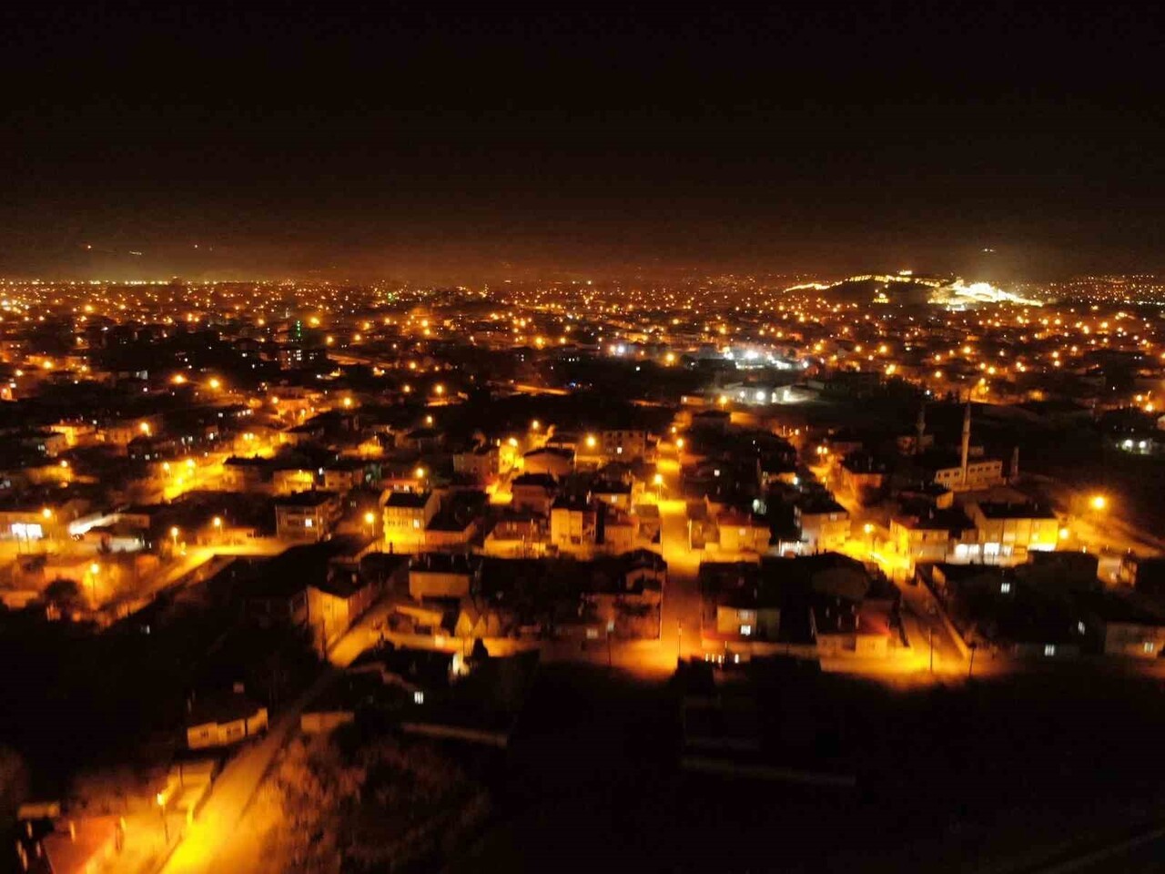 DOĞUNUN İNCİSİ VAN, GÜNÜN HER SAATİNDE FARKLI BİR GÜZELLİK SUNARAK GÖRENLERİ KENDİNE HAYRAN...