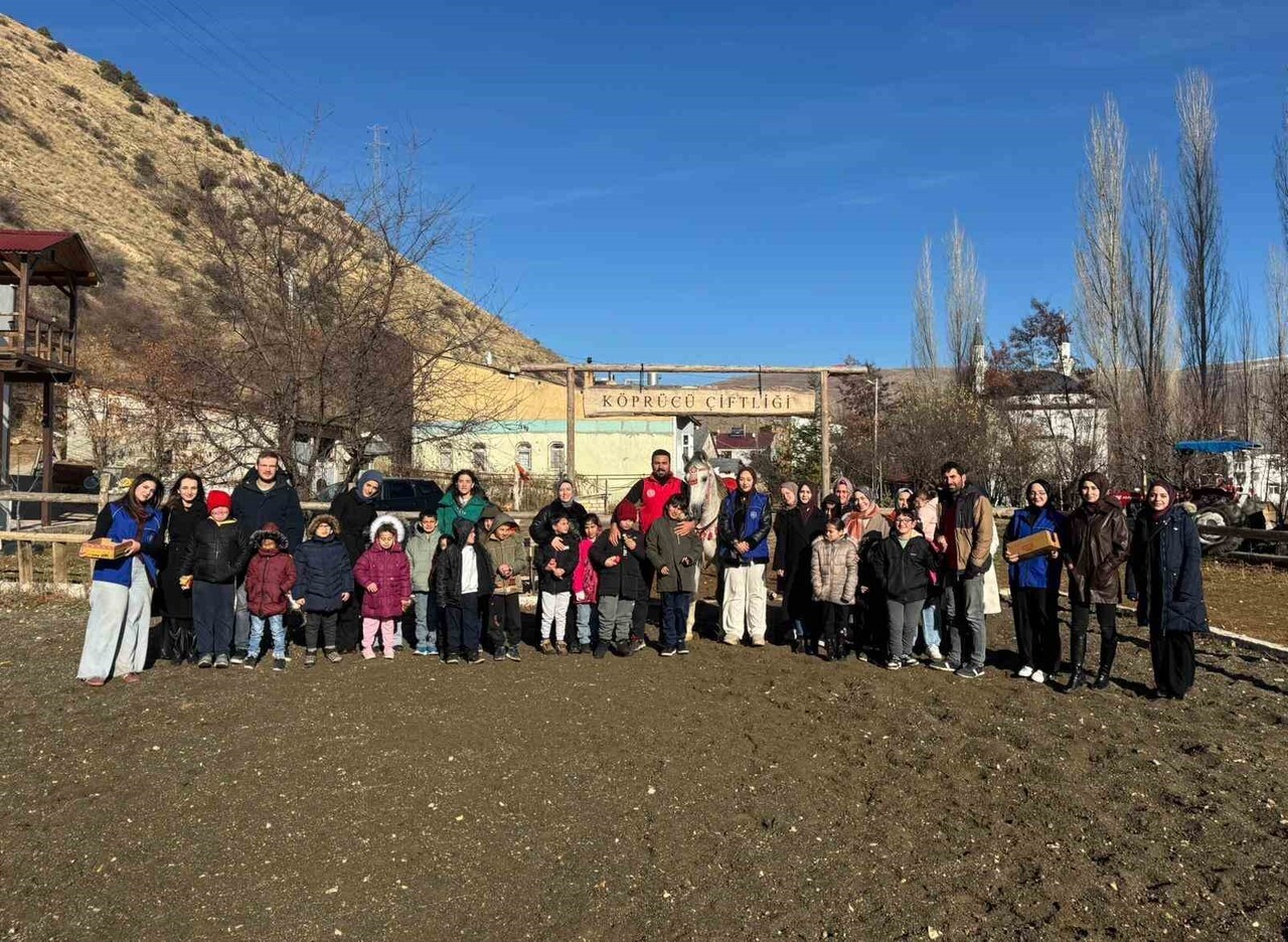 DÜNYA ENGELLİLER GÜNÜ'NDE BAYBURT'TA ÖĞRENCİLER İÇİN BİNİCİLİK ETKİNLİĞİ...