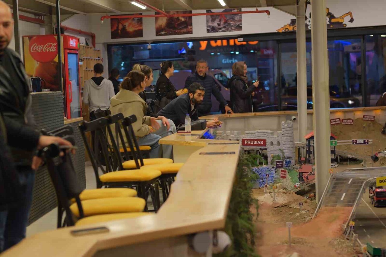 DÜNYA’NIN DÖRT BİR YANINDA ŞANTİYE KONSEPTİNDE RC ARAÇLAR İLE OYNANAN OYUN TÜRKİYE’DE İLK DEFA...