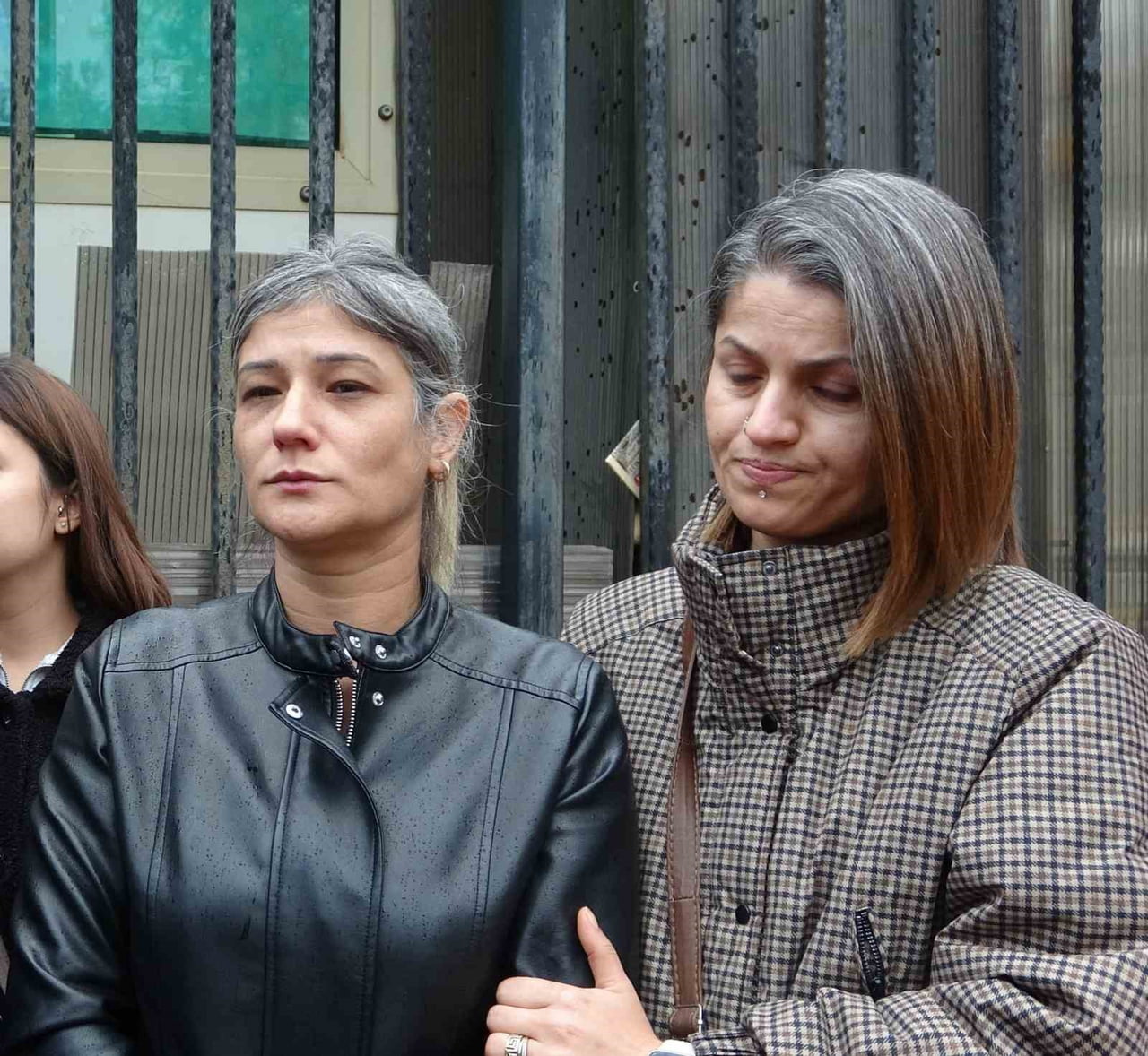 DURUŞMA SONUNDA AÇIKLAMA YAPAN ANNE HAVVA ÜNAY, "ADALET SONUNDA YERİNİ BULDU, AĞIRLAŞTIRILMIŞ...