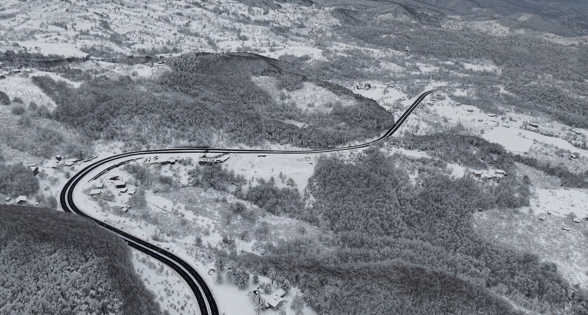 DÜZCE'DE ETKİLİ OLAN KAR YAĞIŞI İLE BİRLİKTE YÜKSEK KESİMLERDE VE BOLU DAĞI’NDA KARTPOSTALLIK...