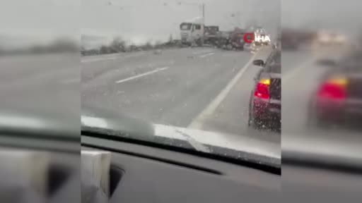 Düzce'de tır makaslaması çevre yolunu kapattı