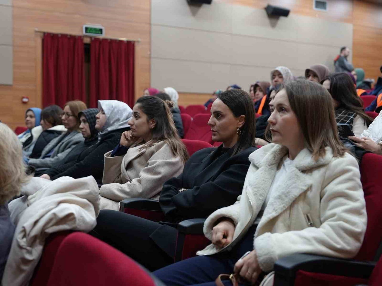 DÜZCE BELEDİYESİ’NDE GÖREV YAPAN KADIN PERSONELE, DÜZCE İL EMNİYET MÜDÜRLÜĞÜ TARAFINDAN YÜRÜTÜLEN...