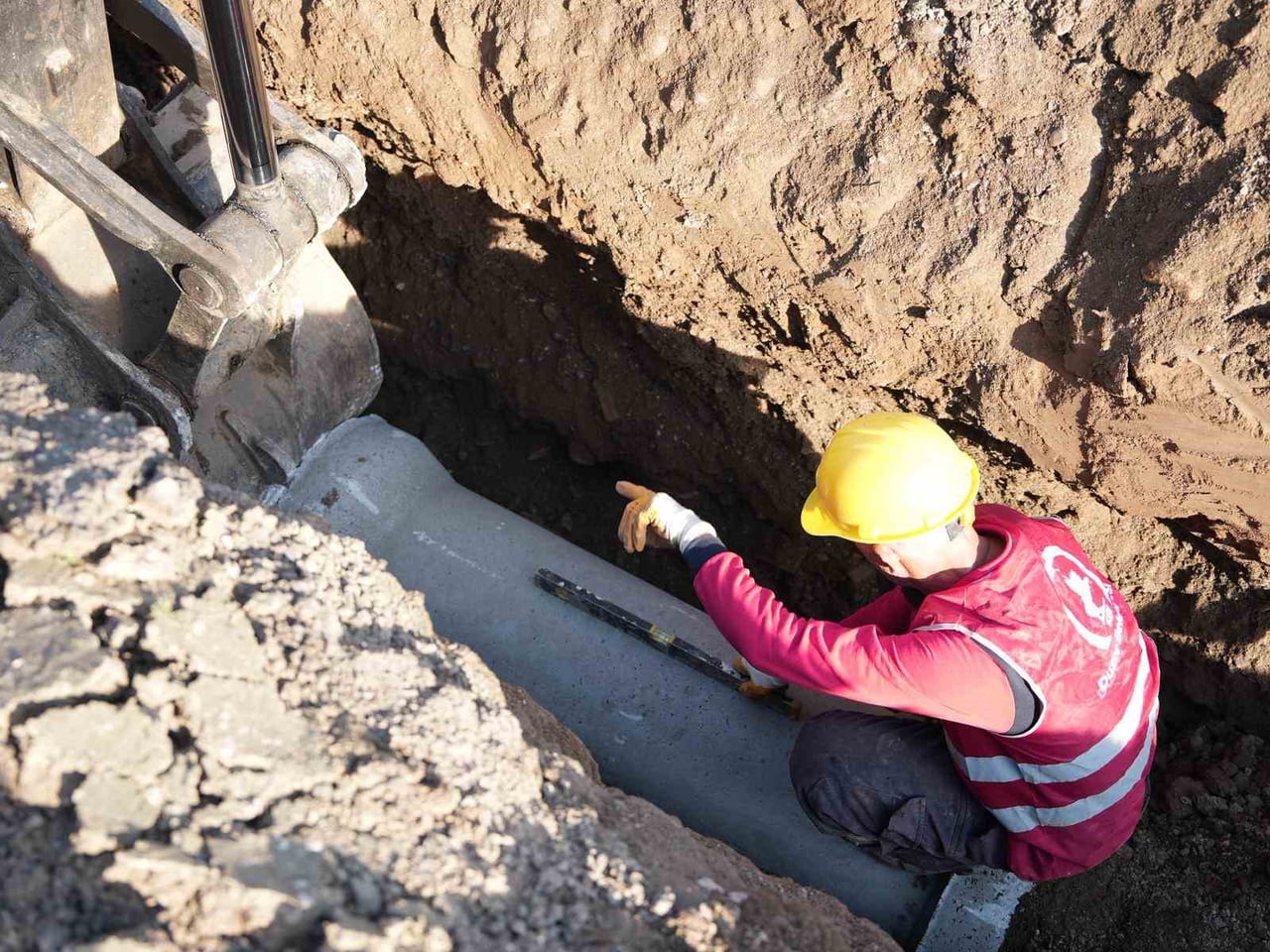 DÜZCE BELEDİYESİ SU VE KANALİZASYON MÜDÜRLÜĞÜ, 2025 YILINDA 14 BİN 554 KANAL AÇMA, 8 BİN 505...