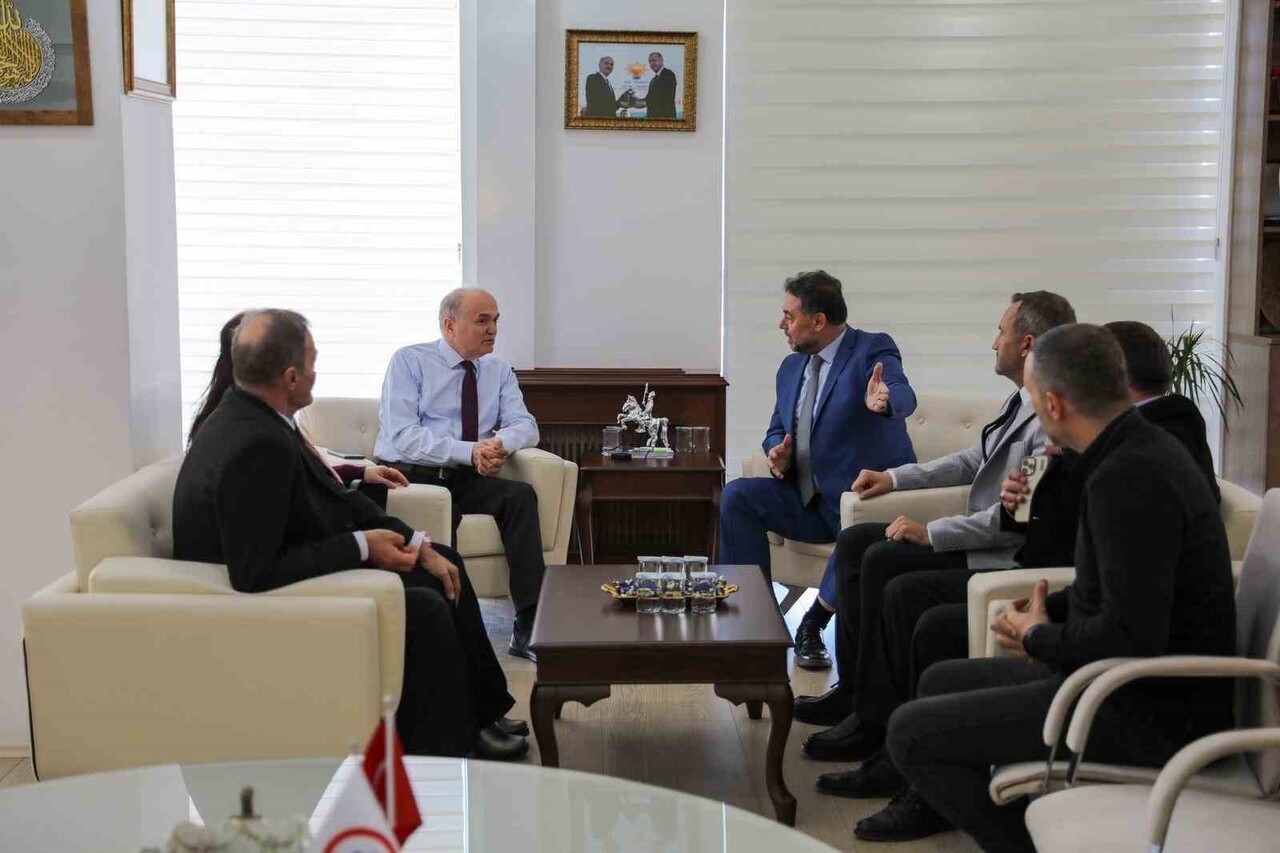 DÜZCE’DEKİ YEREL VE ULUSAL BASIN KURULUŞLARINDA GÖREV YAPAN GAZETECİLERİN BİR ARAYA GELMESİYLE...