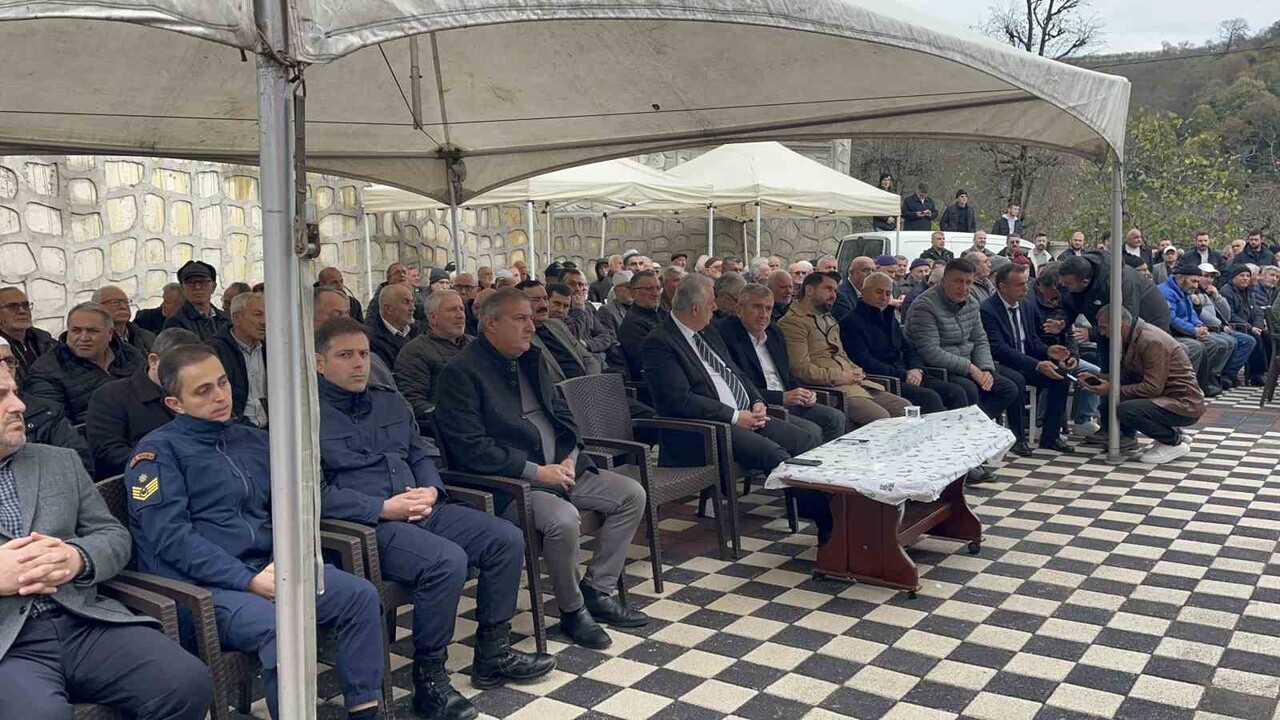 DÜZCE’NİN AKÇAKOCA İLÇESİ KOÇULLU KÖYÜ’NE İNŞA EDİLEN YENİ CAMİ, DÜZENLENEN TÖRENLE DUALAR...