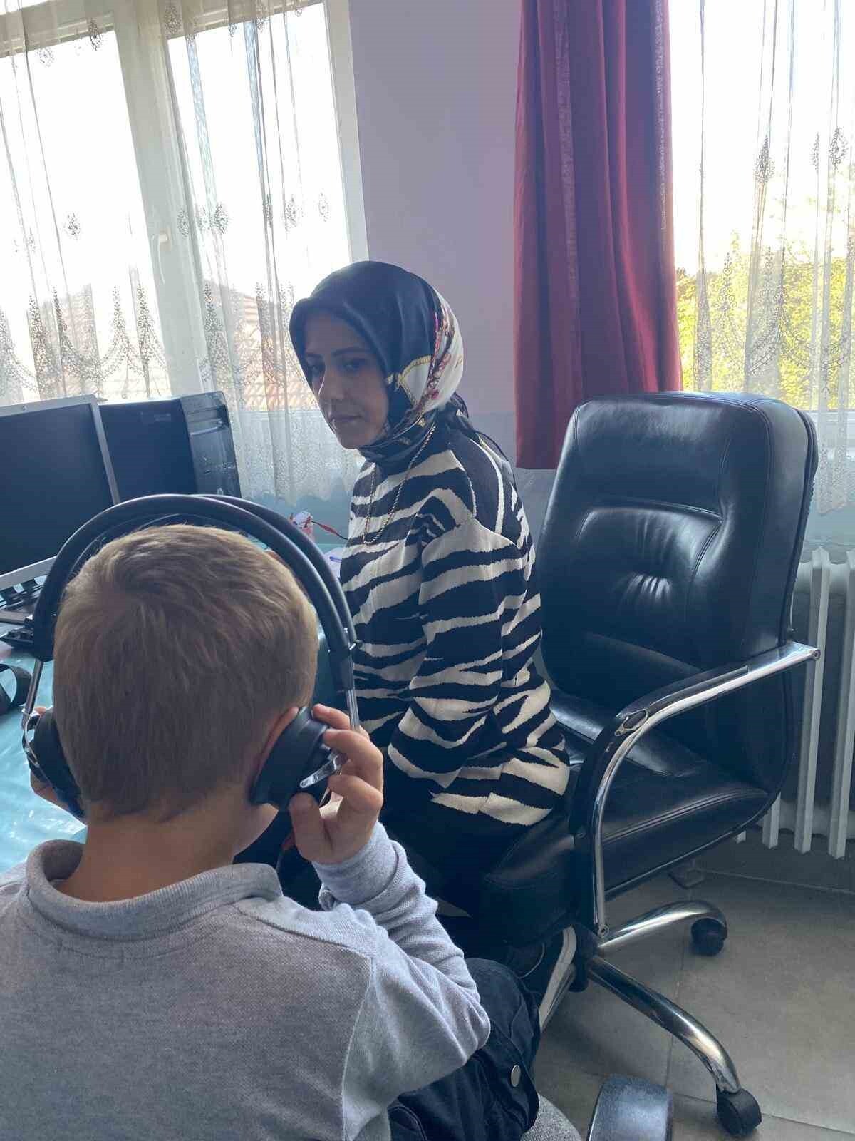 DÜZCE’NİN ÇİLİMLİ İLÇESİNDE, OKUL ÇAĞI ÇOCUKLARINDA SIK GÖRÜLEBİLEN İŞİTME KAYIPLARININ ERKEN...