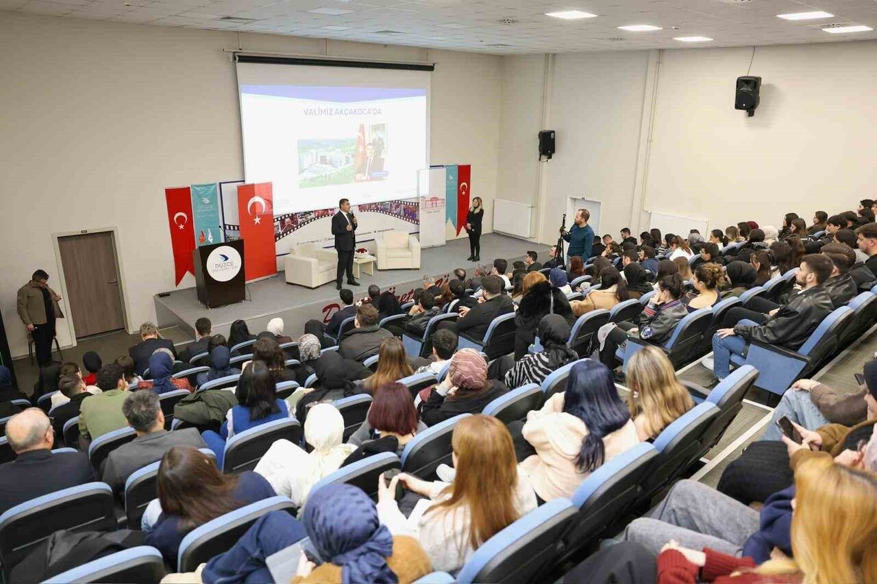 DÜZCE ÜNİVERSİTESİ AKÇAKOCA BEY SİYASAL BİLGİLER FAKÜLTESİ İLE KARİYER GELİŞTİRME VE MEZUN İZLEME...