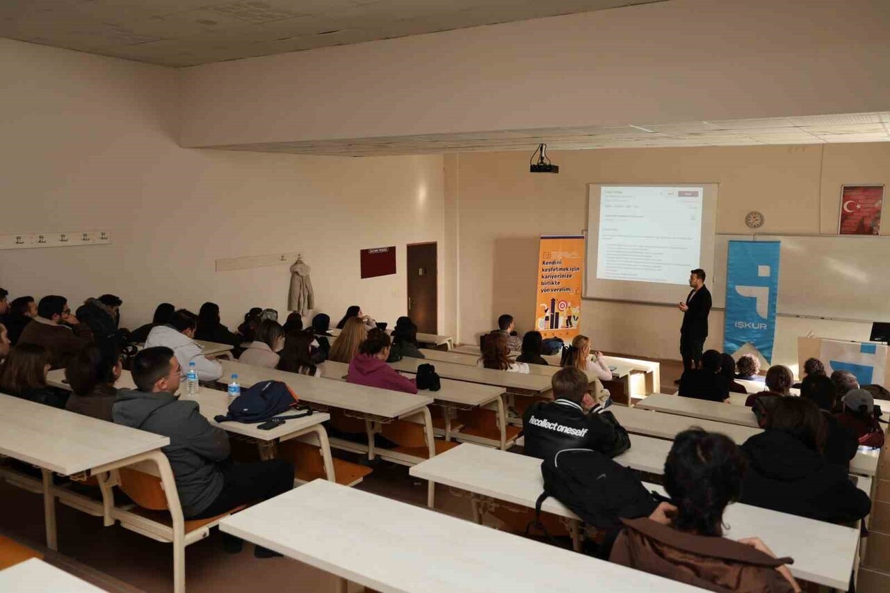 DÜZCE ÜNİVERSİTESİ KARİYER GELİŞTİRME VE MEZUN İZLEME UYGULAMA ARAŞTIRMA MERKEZİ İLE DÜZCE İŞKUR...