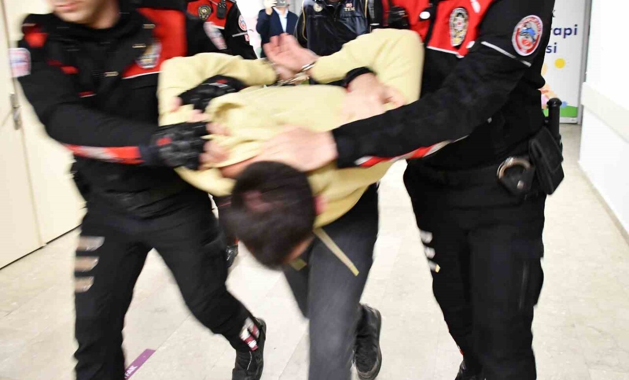 DÜZCE ÜNİVERSİTESİ TIP FAKÜLTESİ HASTANESİ'NDE, “GRİ KOD” (REHİNE DURUMU) VE “BEYAZ KOD” (SAĞLIKTA...