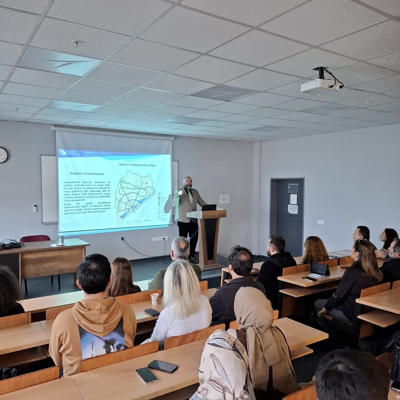 DÜZCE ÜNİVERSİTESİ ZİRAAT FAKÜLTESİ TARAFINDAN DÜZENLENEN ZİRAAT FAKÜLTESİ KONFERANSLARI SERİSİNİN...