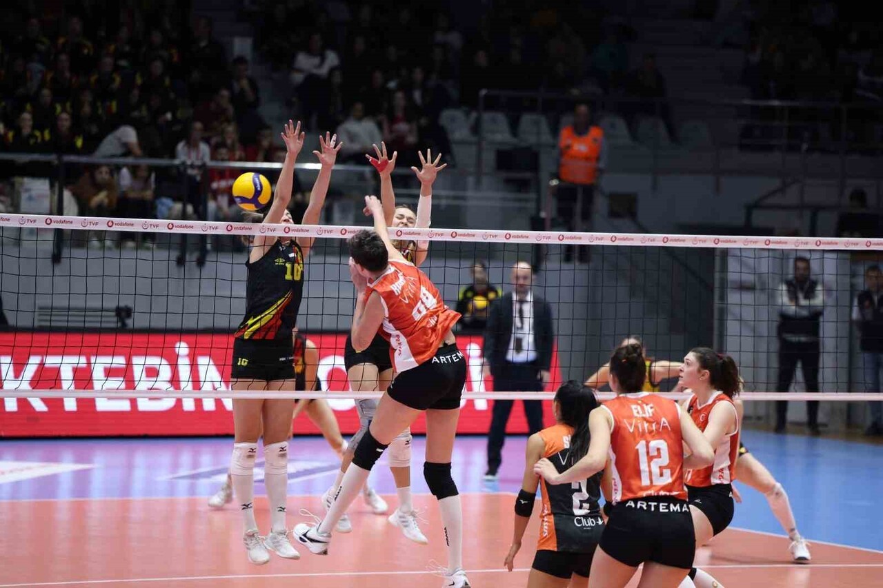 ECZACIBAŞI DYNAVİT, VODAFONE SULTANLAR LİGİ’NİN 11. HAFTASINDA DEPLASMANDA GÖZTEPE'Yİ 3-0 MAĞLUP...