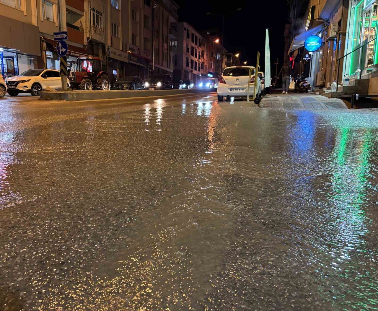 EDİRNE'DE İÇME SUYU PATLAKLARI VATANDAŞIN TEPKİSİNİ ÇEKİYOR