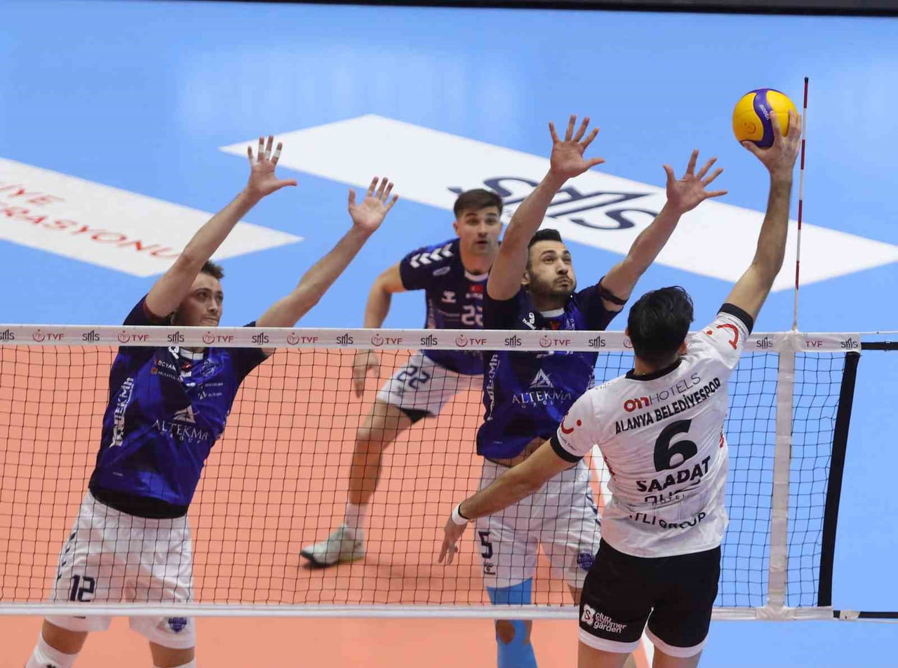 EFELER LİGİ 13. HAFTA KARŞILAŞMASINDA ALTEKMA, SAHASINDA ALANYA BELEDİYESPOR’U 3-2 MAĞLUP...