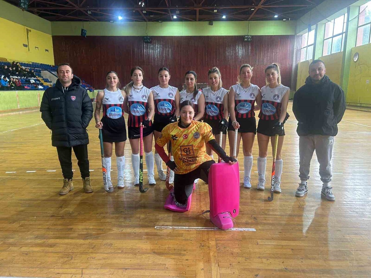 EGE YILDIZLARI HOKEY TAKIMI TİFLİS KUPASI'NI MUĞLA'YA GETİRDİ