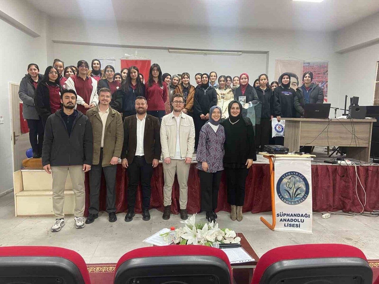 EĞİTİM-BİR-SEN PATNOS TEMSİLCİLİĞİ, DÖRT YÜZÜ AŞKIN ÖĞRENCİ VE ONLARCA DANIŞMAN ÖĞRETMENİN...