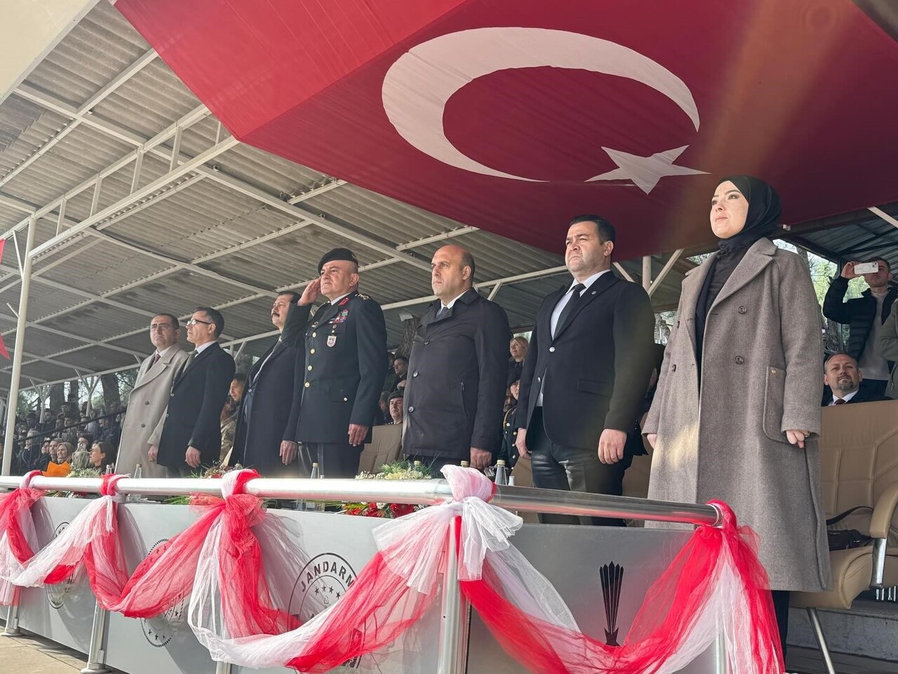 EĞİTİMLERİNİ TAMAMLAYAN 38. DÖNEM UZMAN ERBAŞLARIN MEZUNİYET TÖRENİ COŞKUYLA YAPILDI.