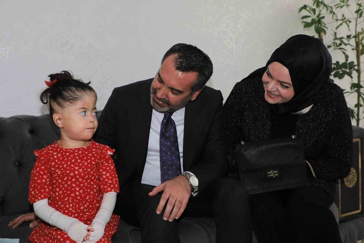 ELAZIĞ BELEDİYE BAŞKANI ŞAHİN ŞERİFOĞULLARI, 8 YAŞINDAKİ KELEBEK HASTASI FATMA AYDIN’IN ÇAĞRISINI...