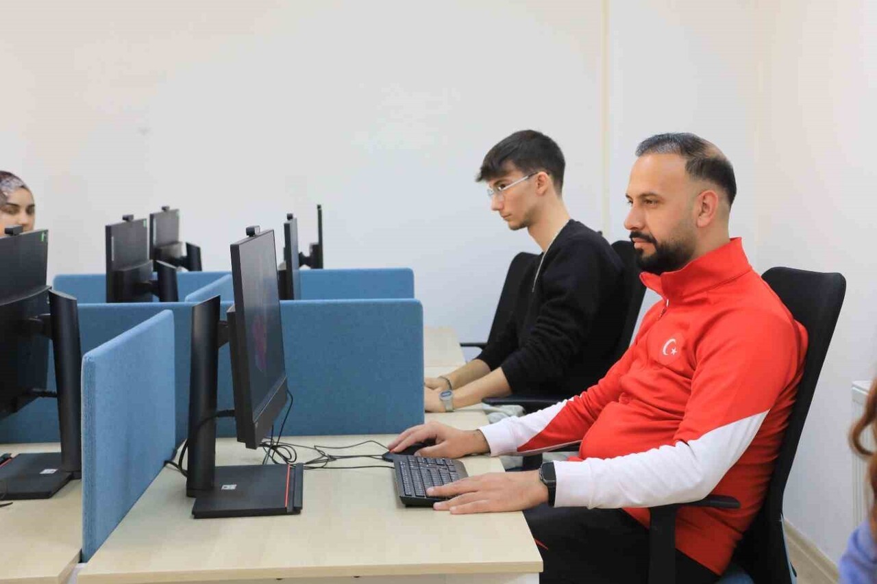 ELAZIĞ BELEDİYESİ BÜNYESİNDE GENÇLERE VE ÖZEL BİREYLERE YÖNELİK GERÇEKLEŞTİRİLEN ‘BUGÜNÜN GENÇLERİ...