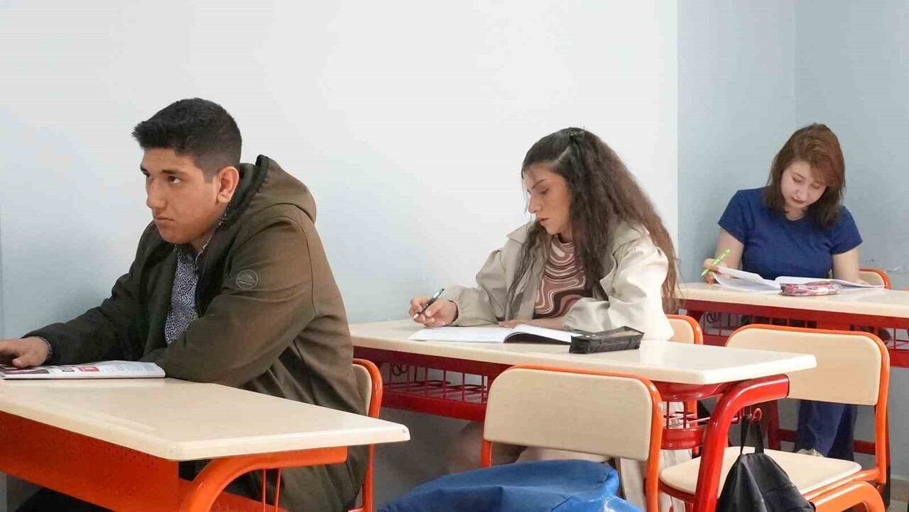 ELAZIĞ BELEDİYESİ TARAFINDAN YKS’YE HAZIRLANAN ÖĞRENCİLER İÇİN HAFTA SONU ÜCRETSİZ DENEME SINAVI...