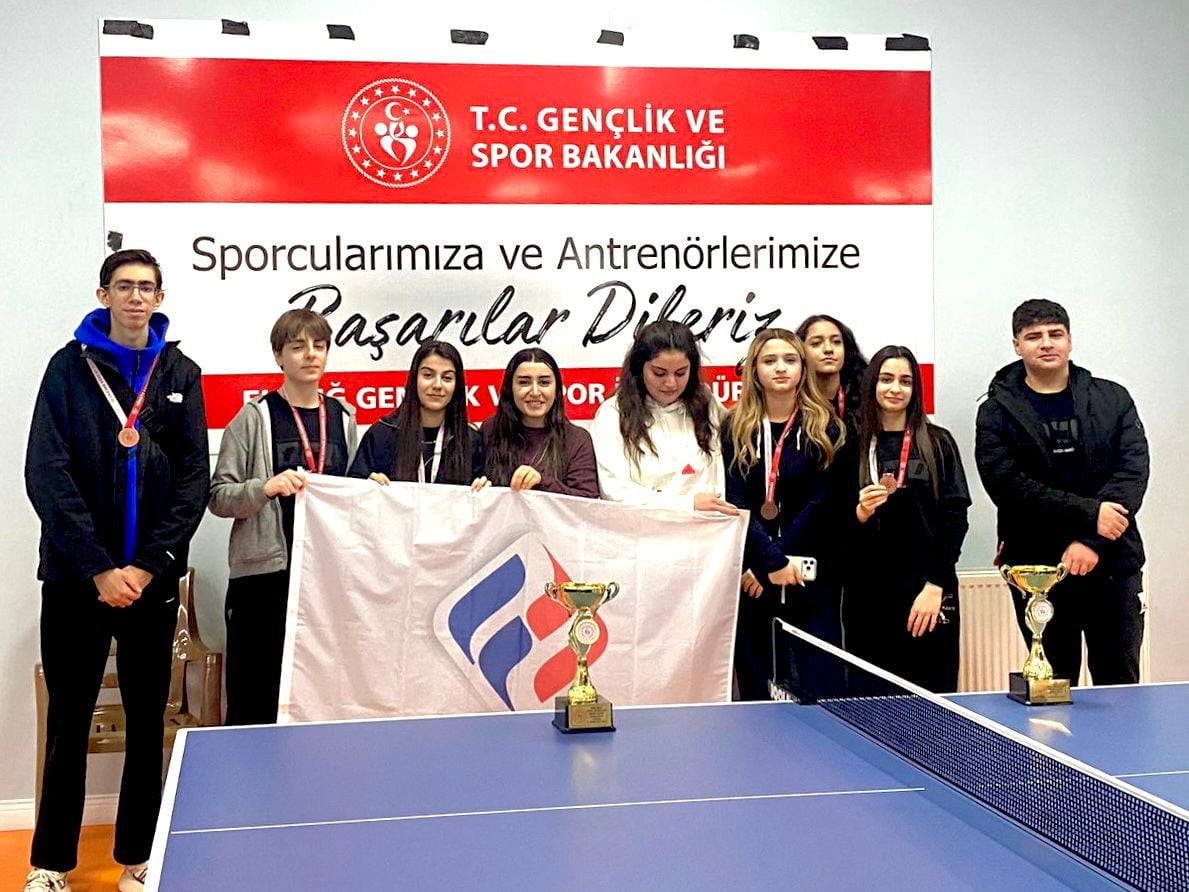 ELAZIĞ’DA OKUL SPORLARI MASA TENİSİ MÜSABAKALARI YAPILDI