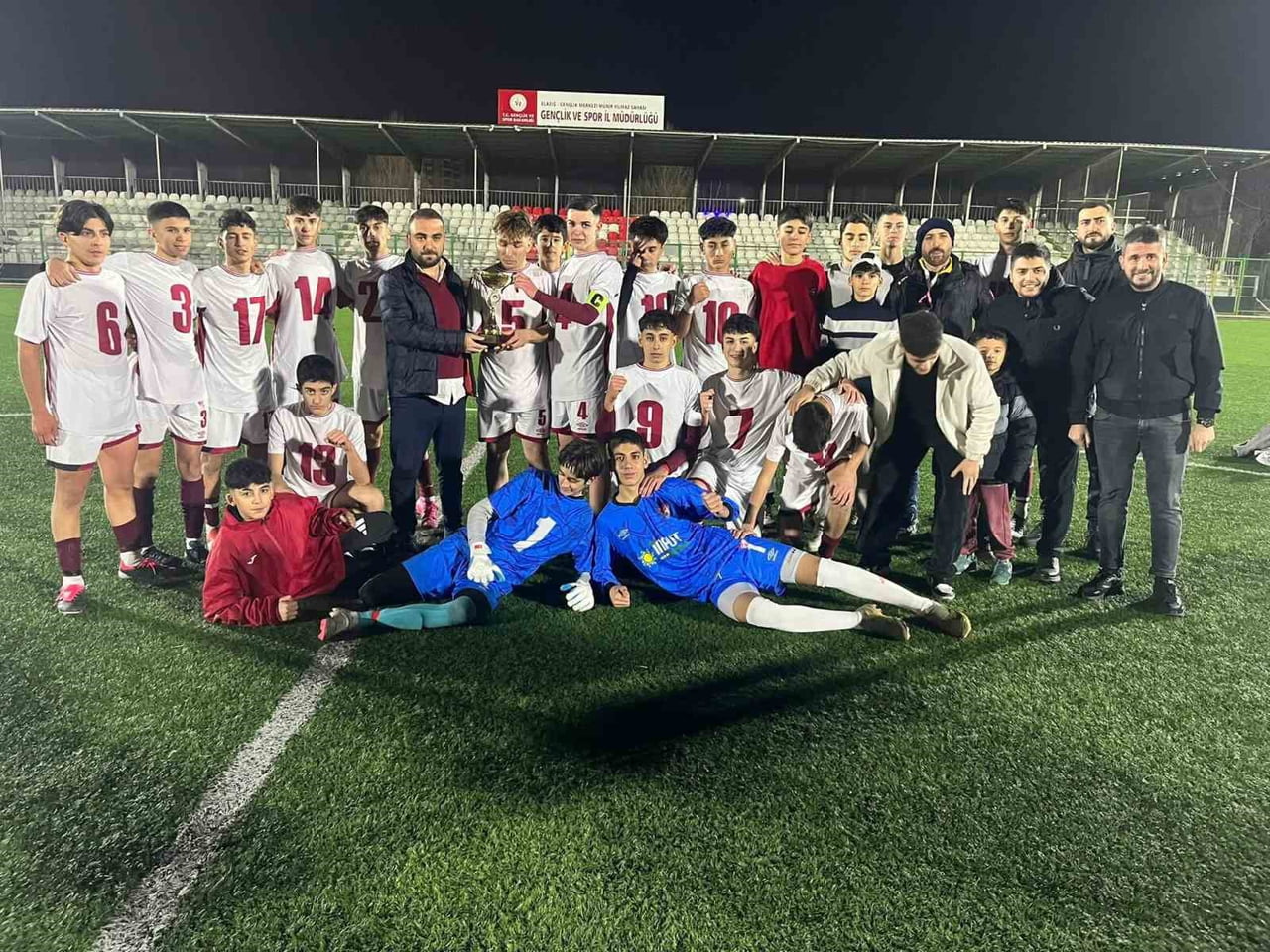 ELAZIĞSPOR U16 LİGİNDE ŞAMPİYON OLDU