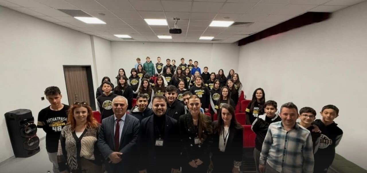 EMİRDAĞ MİTHATPAŞA ORTAOKULUNDA ‘BİLİM ODAKLI BULUŞMA’ PROJESİ İLGİ GÖRDÜ