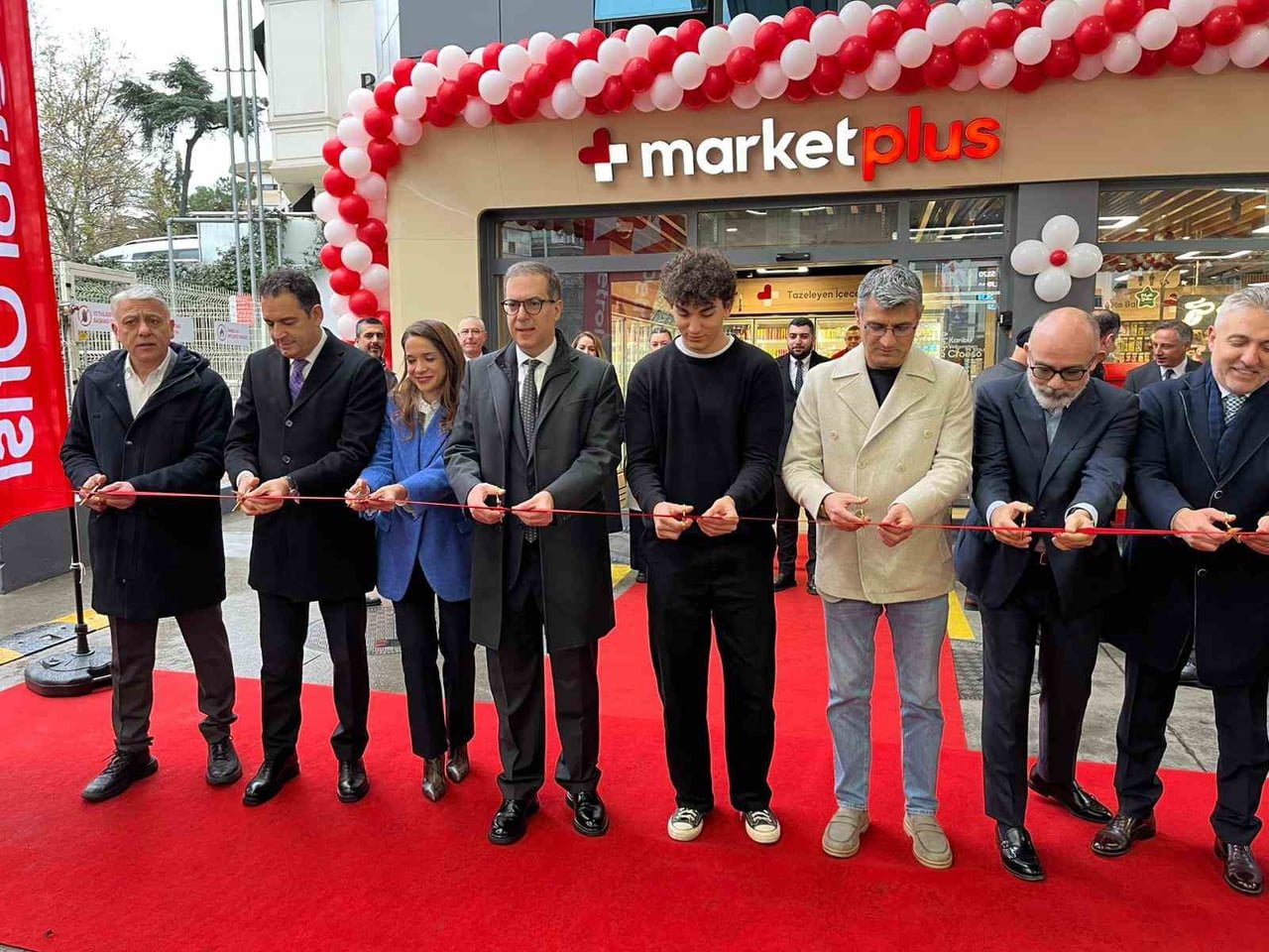 ENERJİ SEKTÖRÜNDE YAKIN TARİHİN EN STRATEJİK SATIN ALIMLARINDAN BİRİNE İMZA ATARAK BP'NİN TÜRKİYE...