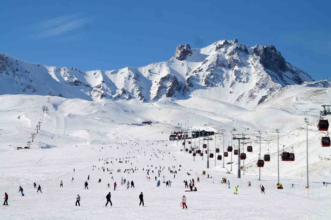 ERCİYES KAYAK MERKEZİ’NDE YENİ SEZON İÇİN TÜM HAZIRLIKLAR TAMAMLANDI