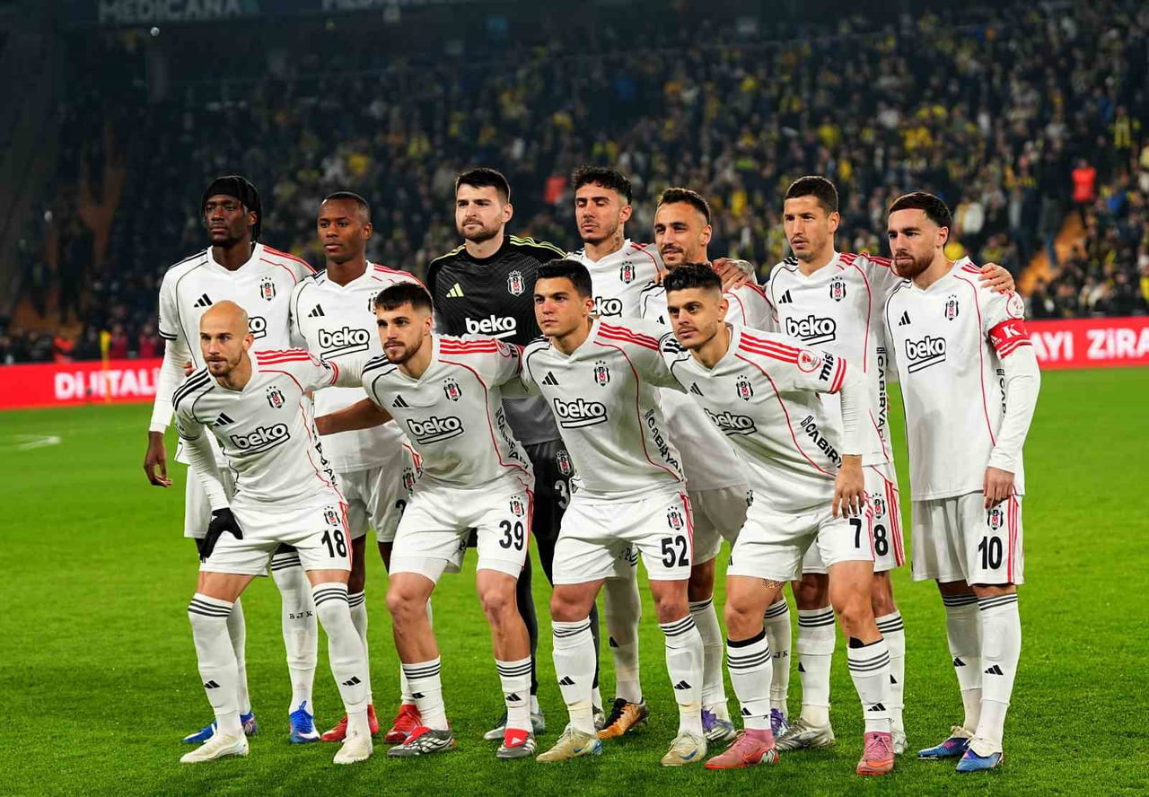 ERSİN DESTANOĞLU - GÖKHAN SAZDAĞI, TİAGO DJALO, EMİRHAN TOPÇU, DAVİD JURASEK - SALİH UÇAN, ORKUN...