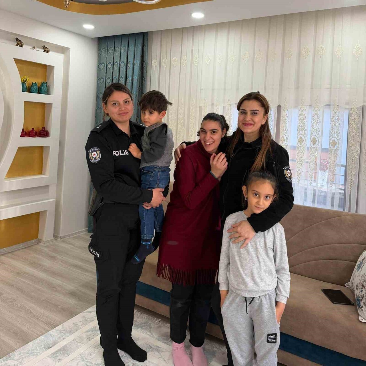 ERZİNCAN İL EMNİYET MÜDÜRLÜĞÜ SOSYAL HİZMETLER VE SAĞLIK ŞUBE MÜDÜRLÜĞÜ PERSONELİ, 3 ARALIK...