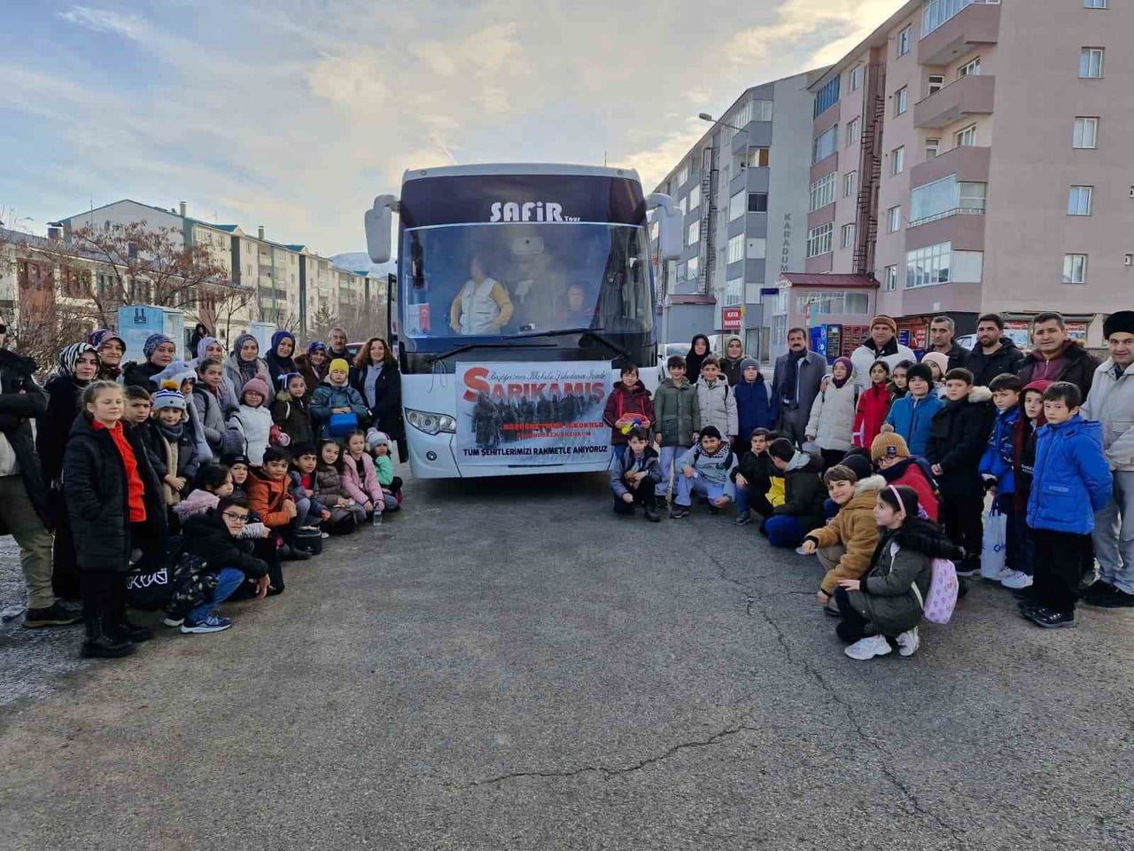 ERZURUM'UN PALANDÖKEN İLÇESİNE BAĞLI BAŞÖĞRETMEN İLKOKULU ÖĞRENCİLERİNİN OLUŞTURDUĞU BİR GRUP...