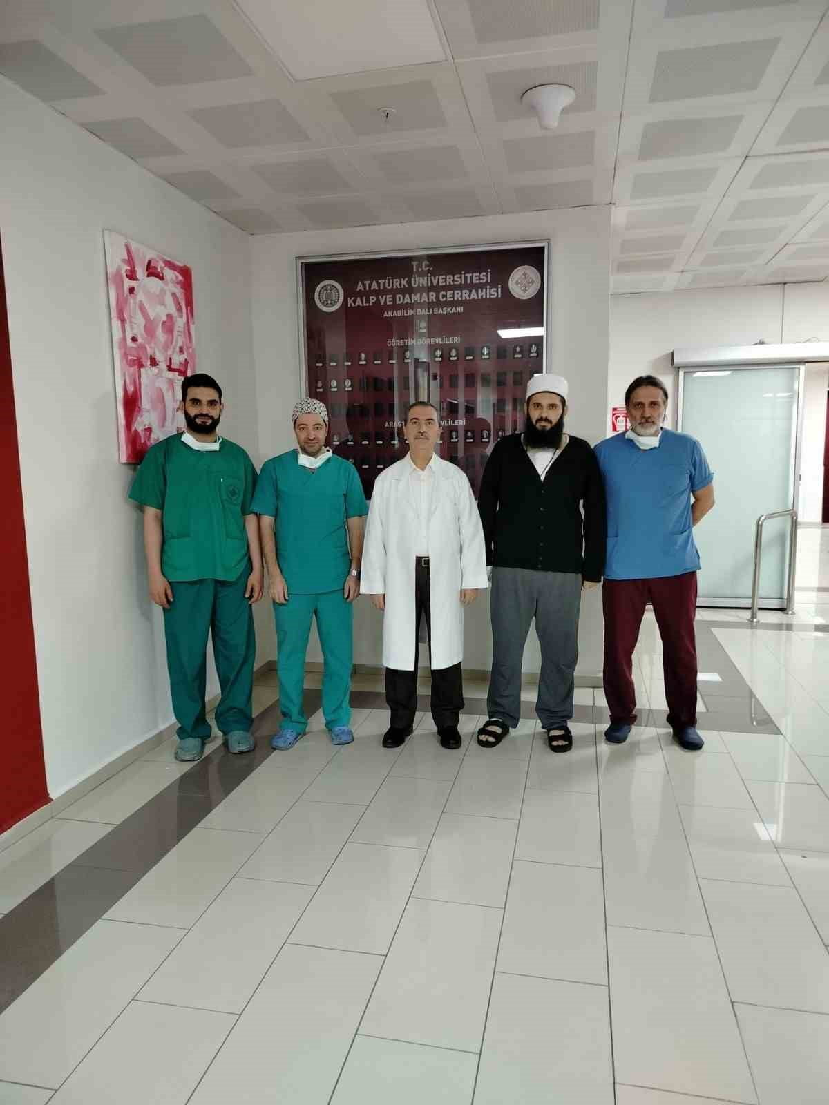 ERZURUM’DA AORT DAMARINDA DÜNYADA ÇOK NADİR GÖRÜLEN DEV ANEVRİZMA KİTLESİ AMELİYATLA TEDAVİ EDİLEN...