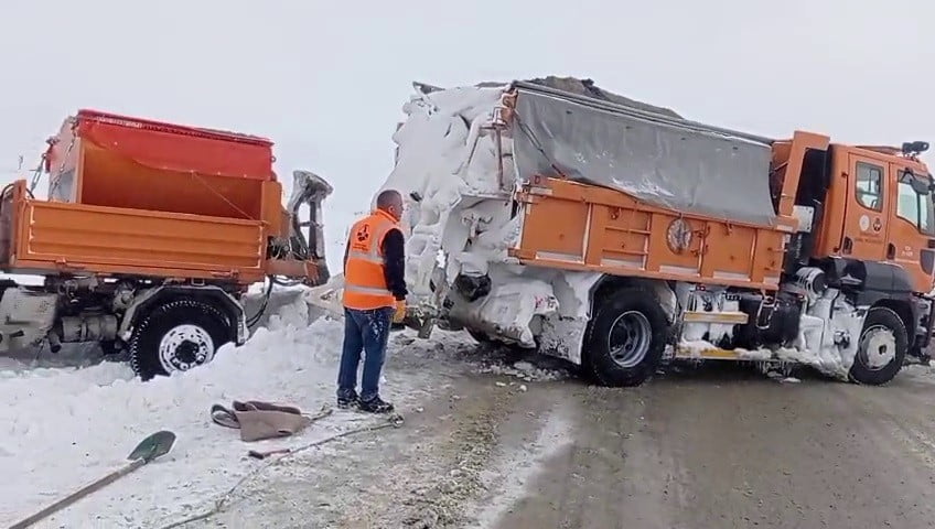 ERZURUM’DA İKİ GÜNDÜR ETKİLİ OLAN YOĞUN KAR YAĞIŞI VE TİPİ HAYATI OLUMSUZ YÖNDE ETKİLİYOR....