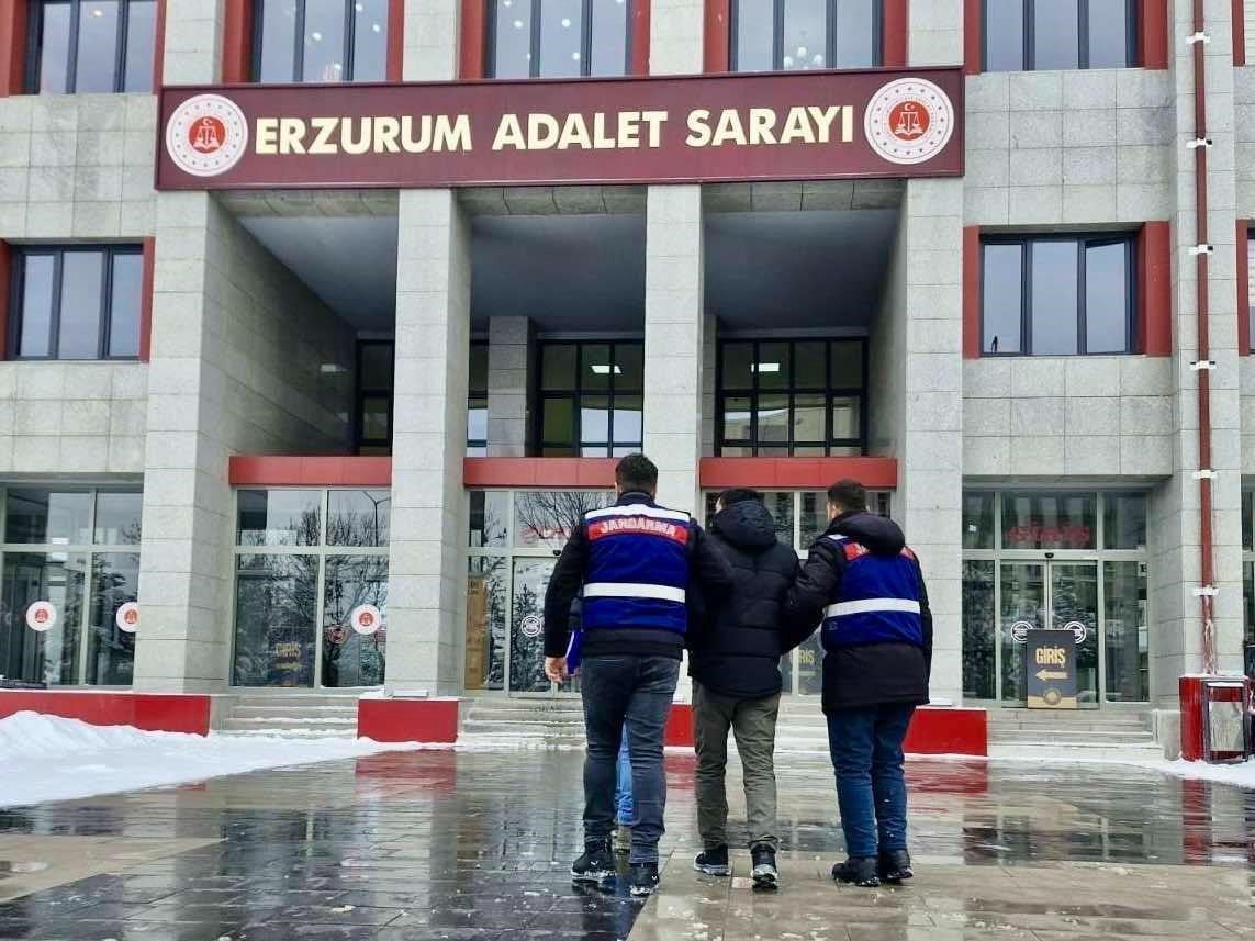 ERZURUM’DA JANDARMA EKİPLERİNCE DEAŞ’A YÖNELİK DÜZENLENEN OPERASYONDA 1 KİŞİ YAKALANDI.
