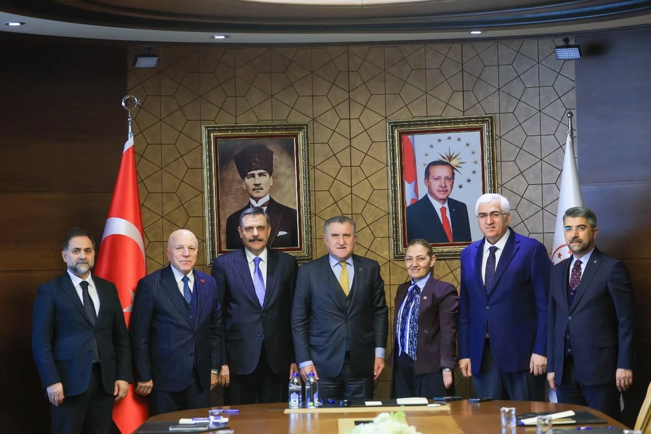 ERZURUM’DA YAPILACAK OLAN "SPOR SALONU VE OLİMPİK YÜZME HAVUZU" İÇİN ANKARA’DA İMZALAR...