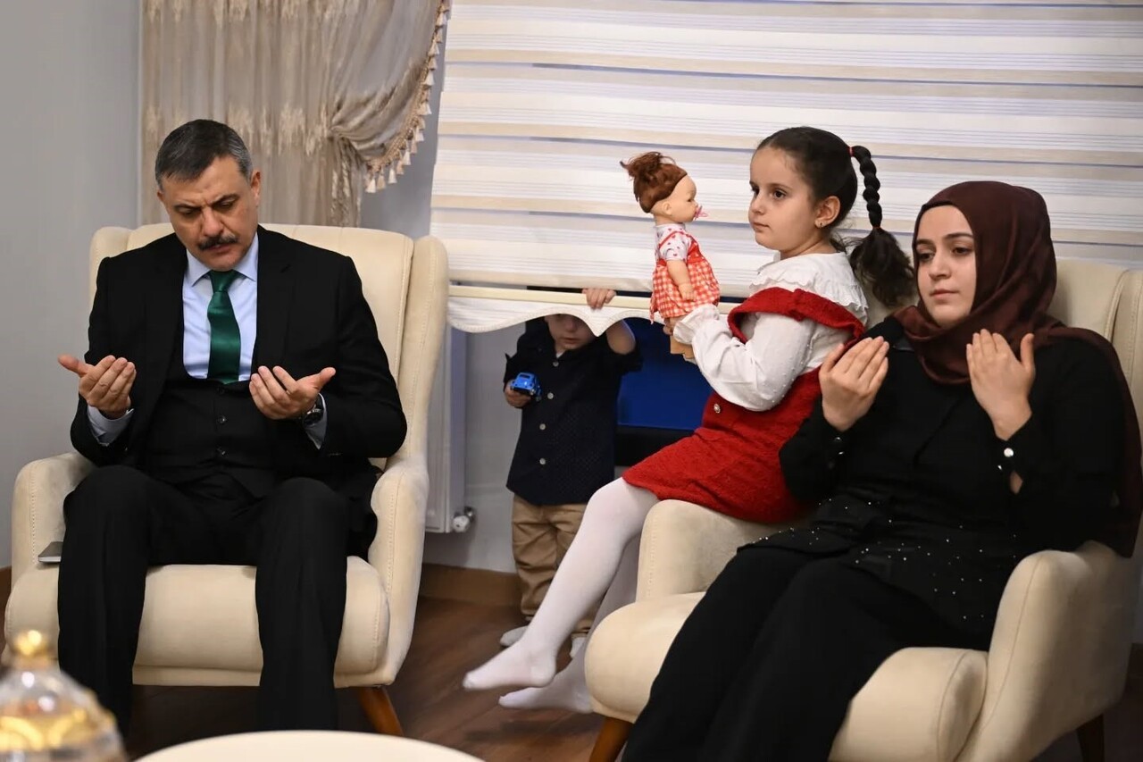 ERZURUM VALİSİ MUSTAFA ÇİFTÇİ,  YILINDA BİTLİS’TE ŞEHİT OLAN POLİS MEMURU ERTUĞRUL KIRIK’IN...